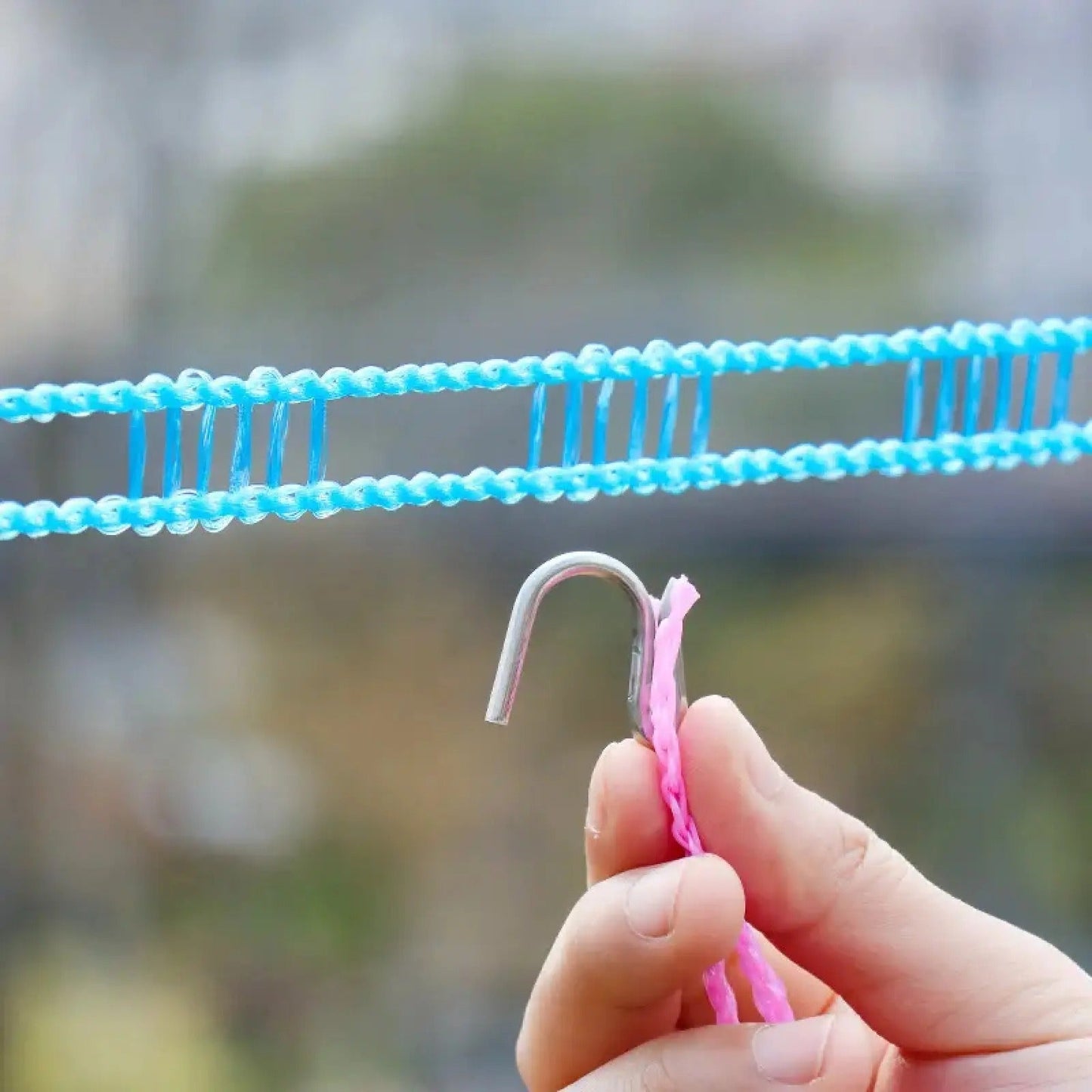 🧺Three colors✨ 10M (32.8ft) Portable Windproof Clothesline | Retractable Fence-Style Non-Slip Drying Rope with Hooks for Outdoor, Travel, Camping & Home
