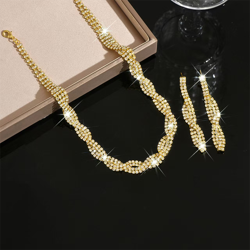 💎 48% OFF NOW! ✨ Sparkling Rhinestone Claw Chain Necklace & Earrings Set – Elegant design, brilliant shine & lightweight – Perfect for parties, weddings & daily glamour 🌟
