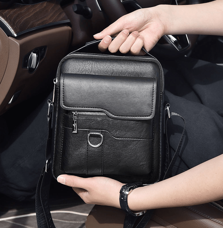 🎉Casual large-capacity multifunctional  bag — waterproof, wear-resistant, and stylish💼