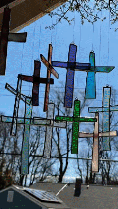 ✨Cross Suncatcher – Let God’s Light Shine through Your Home with Beautiful Rainbow Blessings!🌈